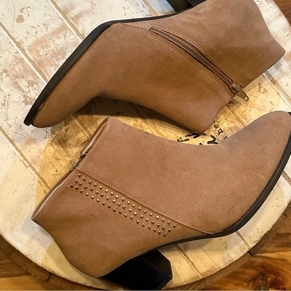 Vionic Georgia Orthaheel Studded Ankle Boots - Picture 2 of 11